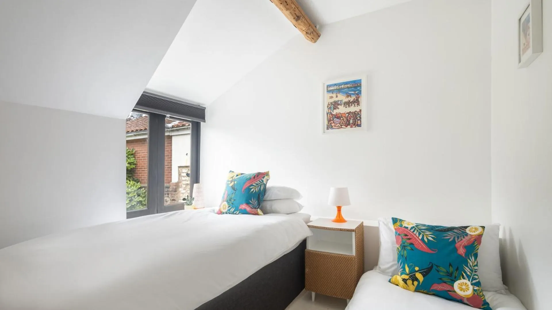 Host & Stay - Sunnyside Barn Bempton 0*,  United Kingdom