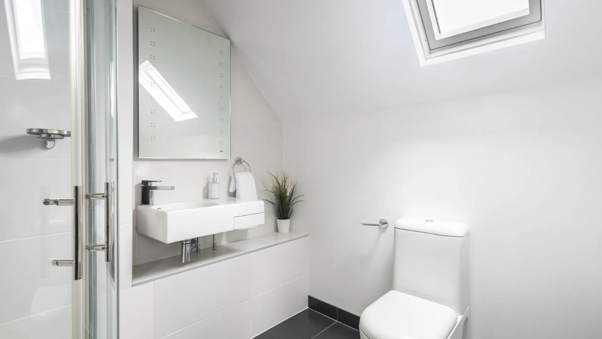 Host & Stay - Sunnyside Barn Bempton 0*,  United Kingdom